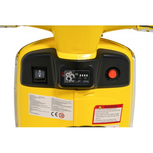 Automobilový skúter Vespa ROMA žltý