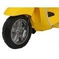 Automobilový skúter Vespa ROMA žltý