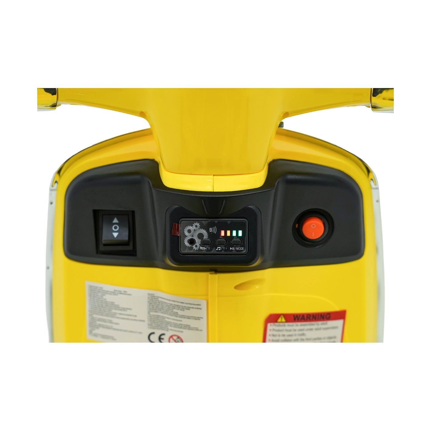 Automobilový skúter Vespa ROMA žltý