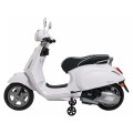 Automobilový skúter Vespa ROMA White