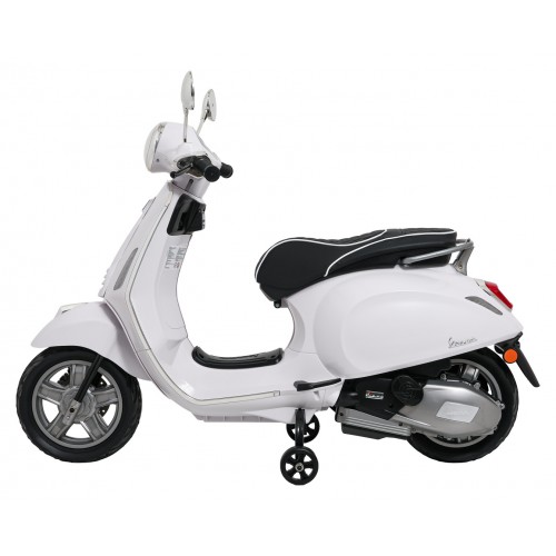 Automobilový skúter Vespa ROMA White