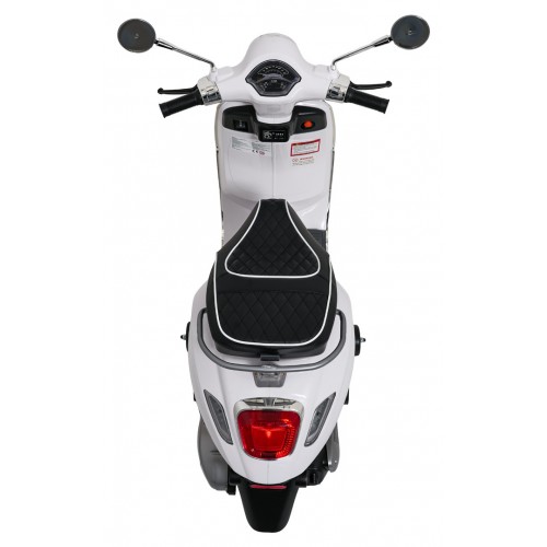 Automobilový skúter Vespa ROMA White
