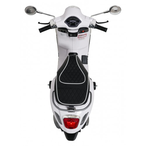 Automobilový skúter Vespa ROMA White