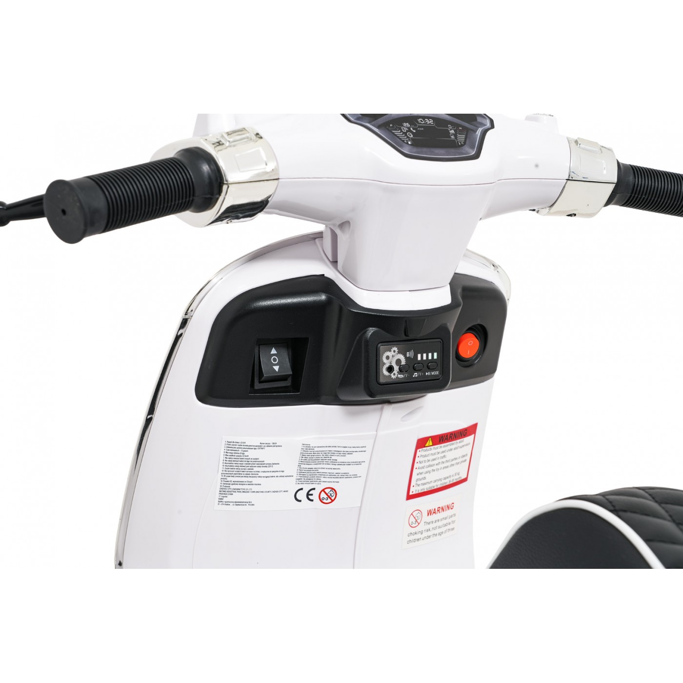 Automobilový skúter Vespa ROMA White
