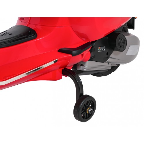 Automobilový skúter Vespa ROMA Red