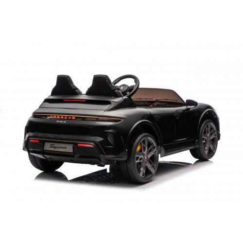 Vozidlo Porsche Taycan Turbo S Black