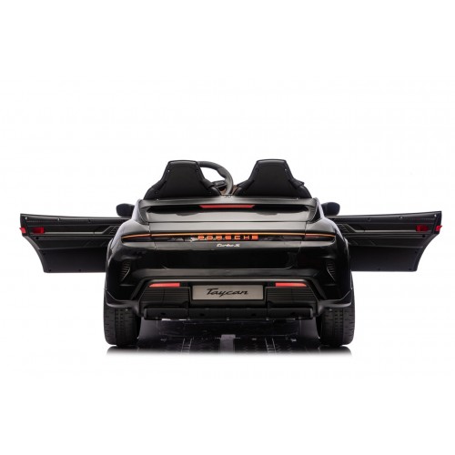 Vozidlo Porsche Taycan Turbo S Black