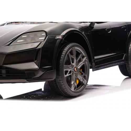 Vozidlo Porsche Taycan Turbo S Black