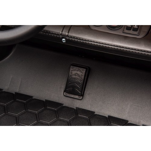 Vozidlo Porsche Taycan Turbo S Black