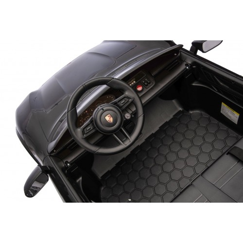 Vozidlo Porsche Taycan Turbo S Black