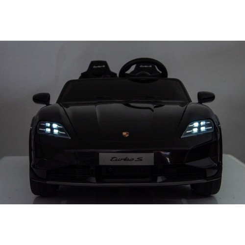 Vozidlo Porsche Taycan Turbo S Black