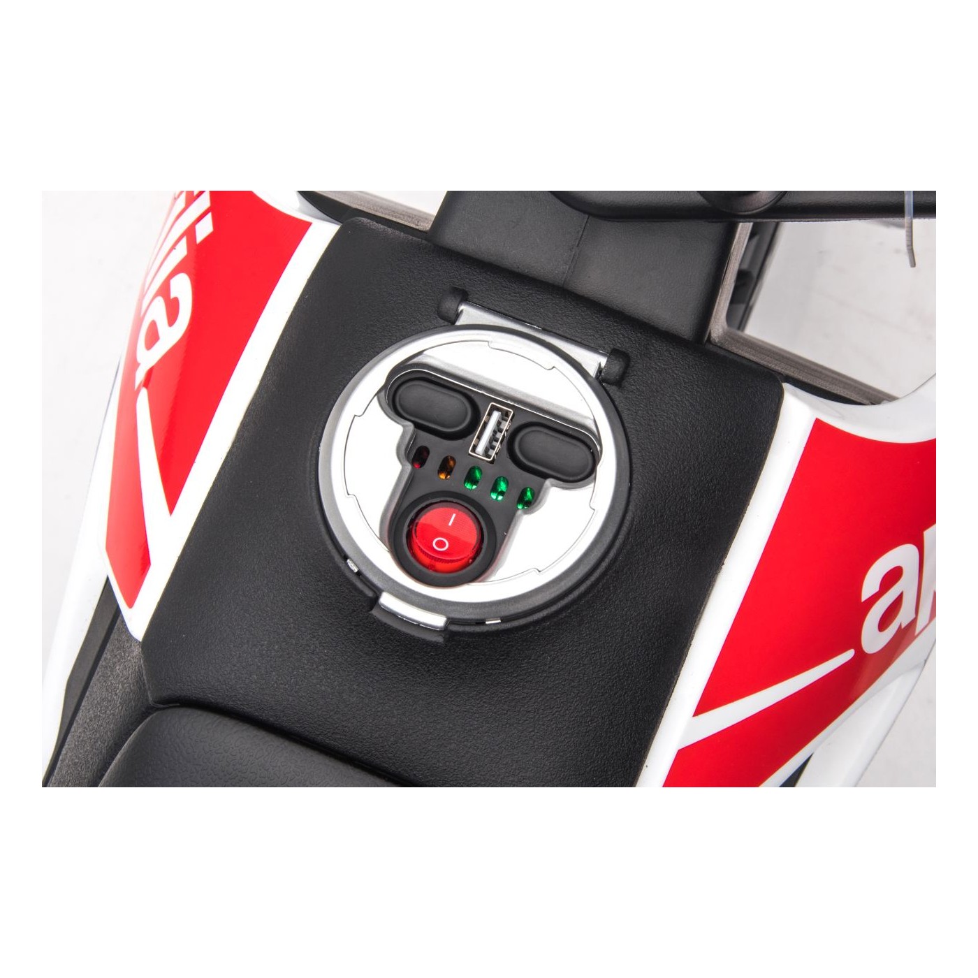 Motor vozidla Aprilia RX biela