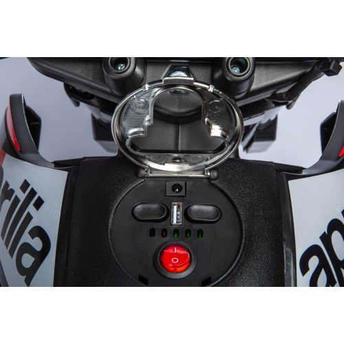 Motor vozidla Aprilia RX biela
