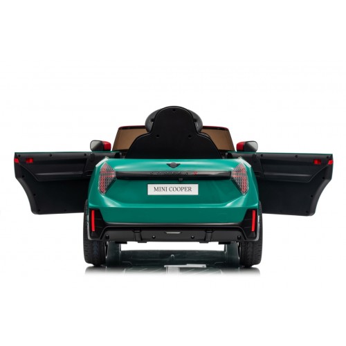 Zelené vozidlo Mini Cooper