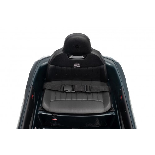 Mini Cooper čierne vozidlo