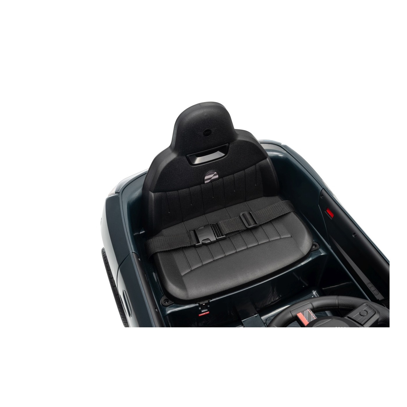 Mini Cooper čierne vozidlo