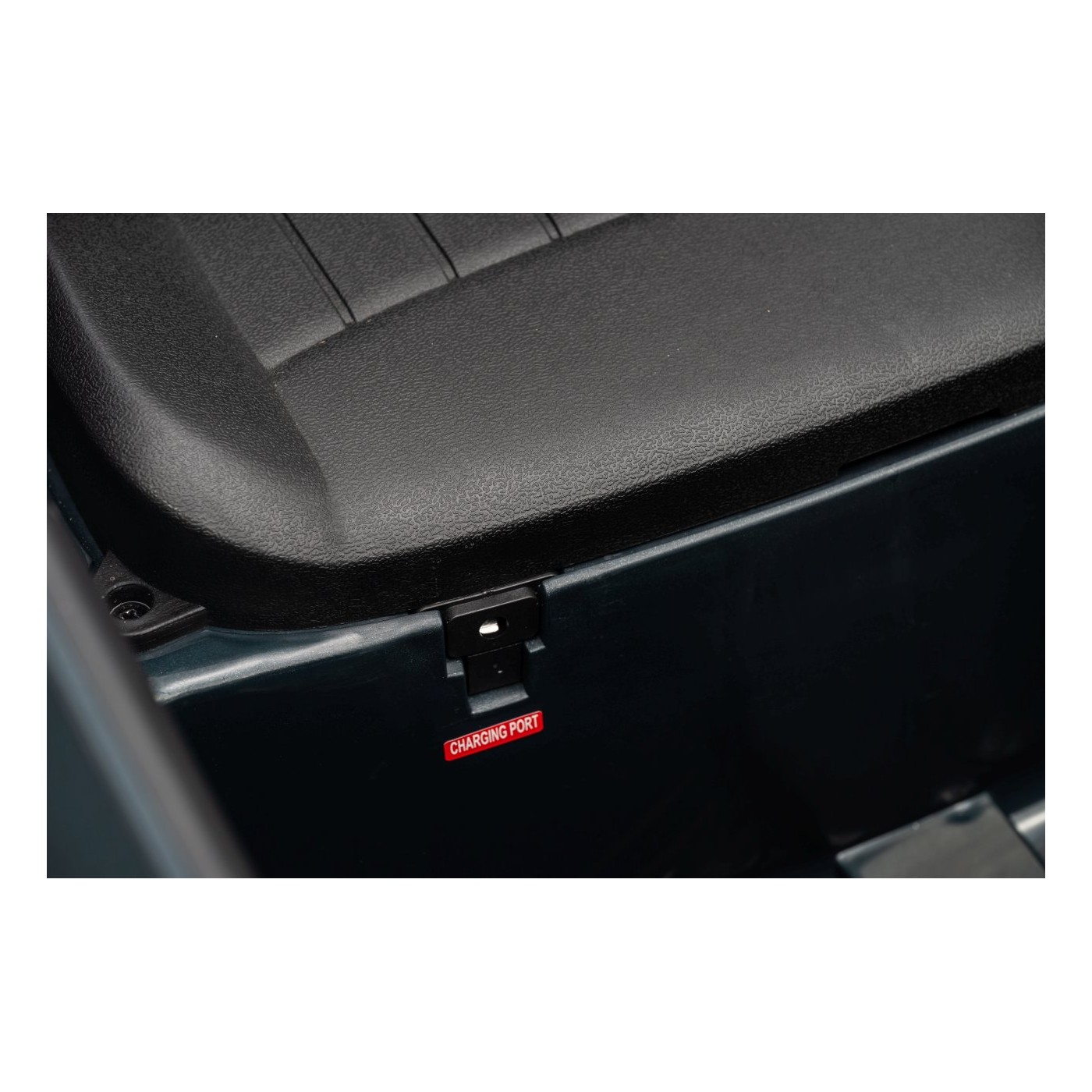 Mini Cooper čierne vozidlo