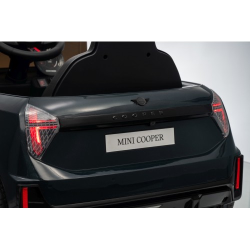 Mini Cooper čierne vozidlo