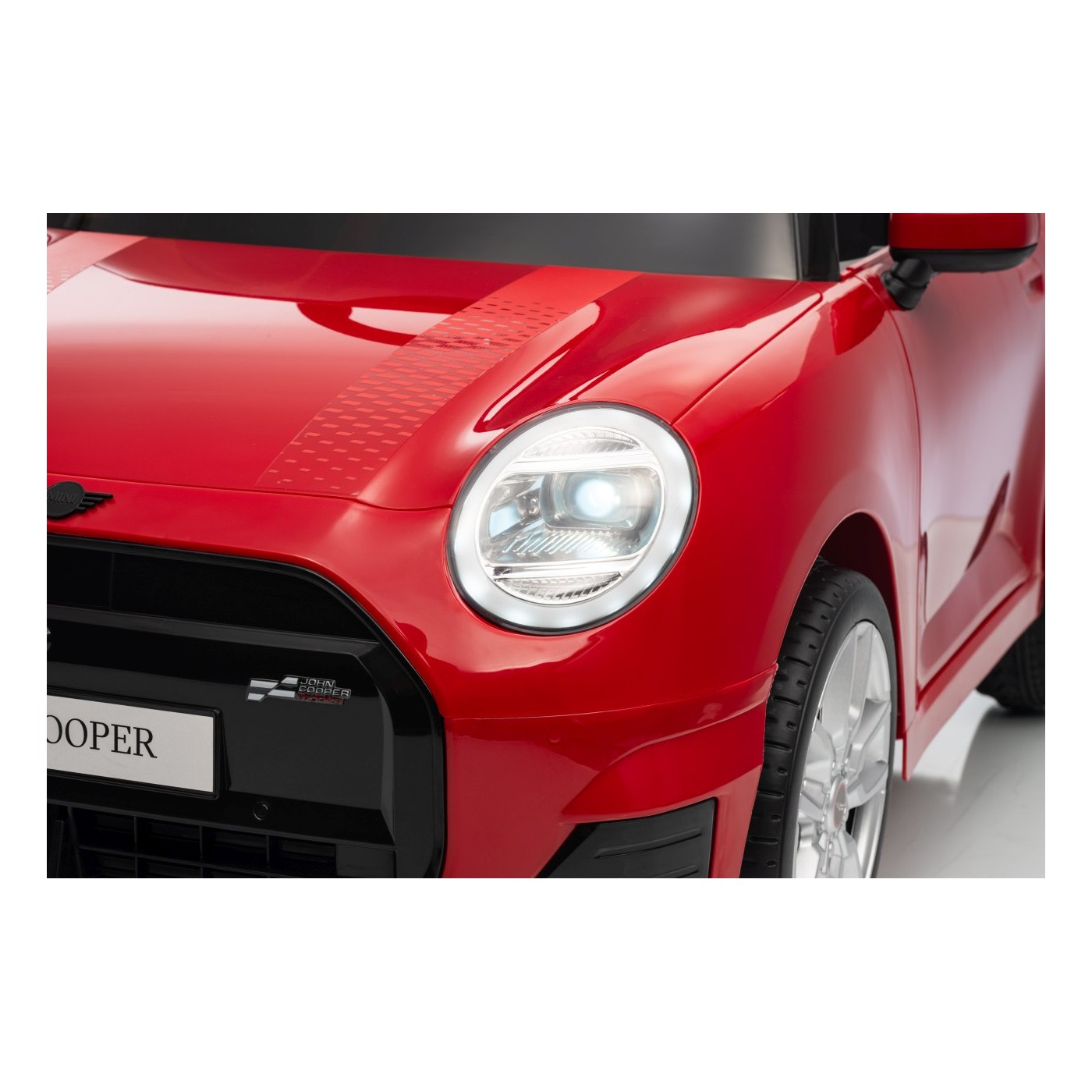 Červené vozidlo Mini Cooper