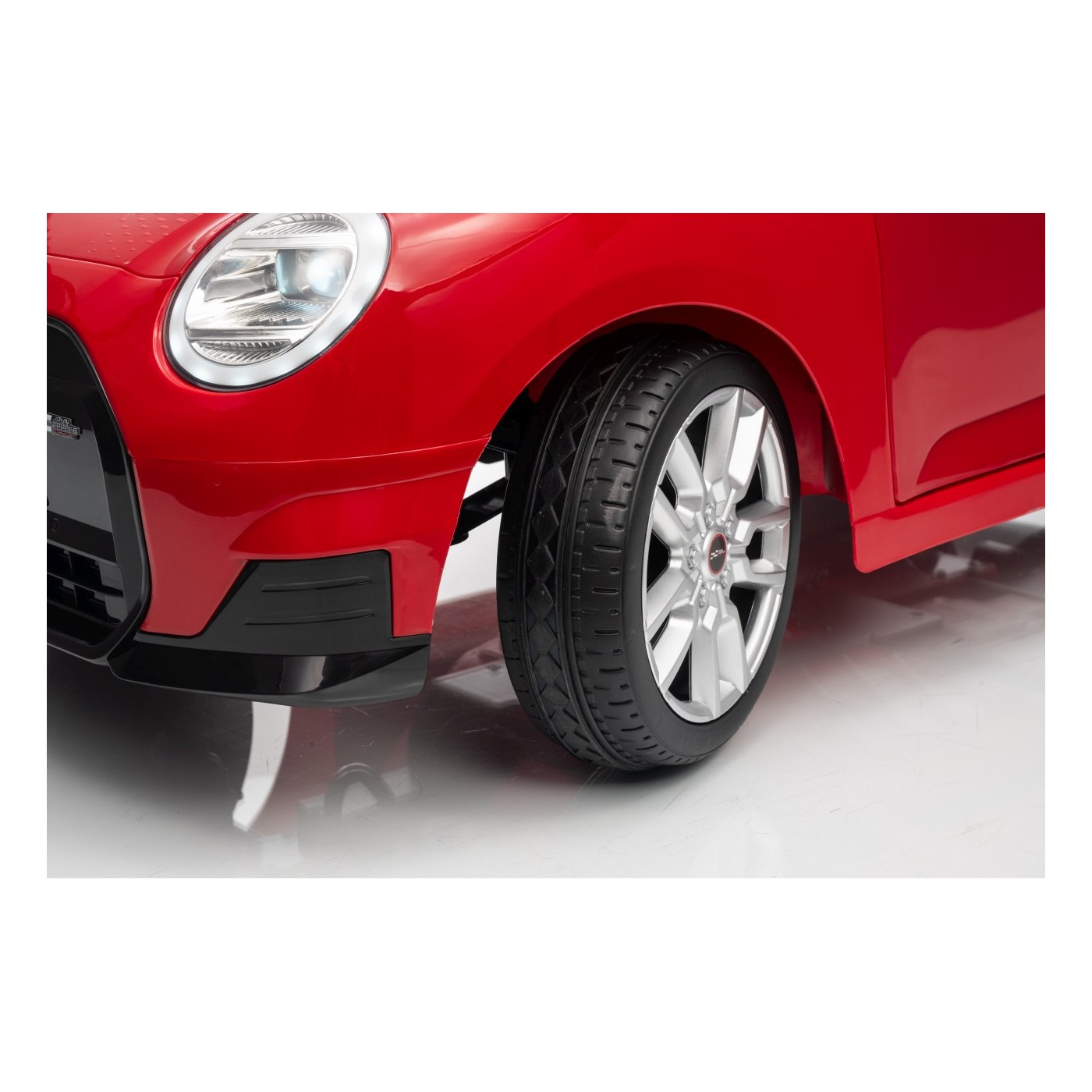 Červené vozidlo Mini Cooper