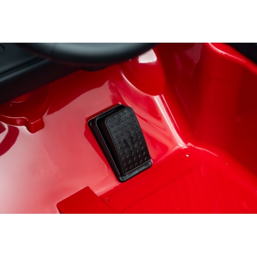 Červené vozidlo Mini Cooper