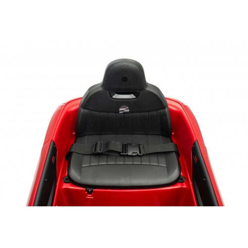 Červené vozidlo Mini Cooper