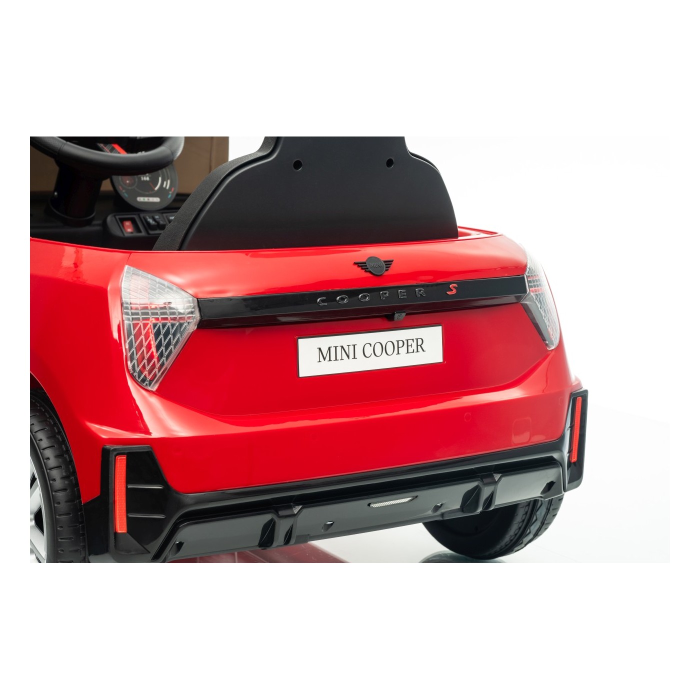 Červené vozidlo Mini Cooper