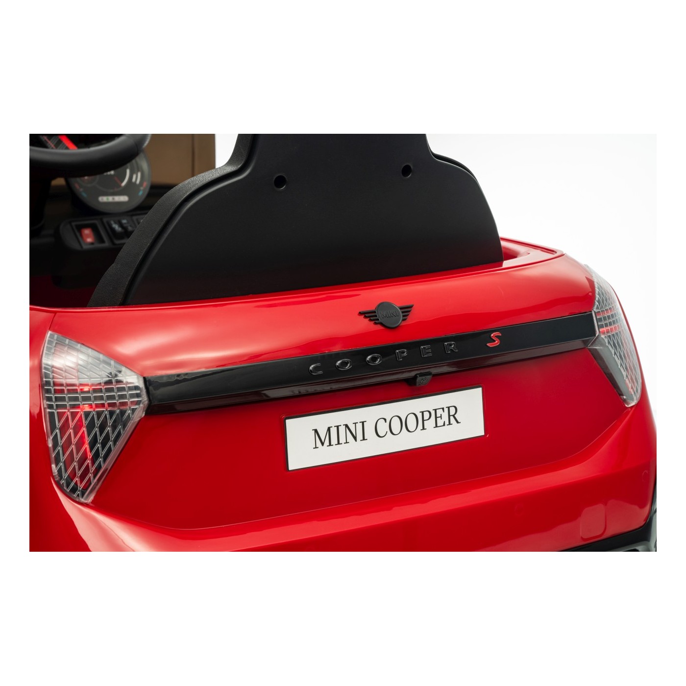 Červené vozidlo Mini Cooper