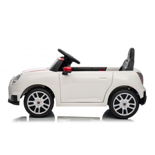 Mini Cooper biele vozidlo