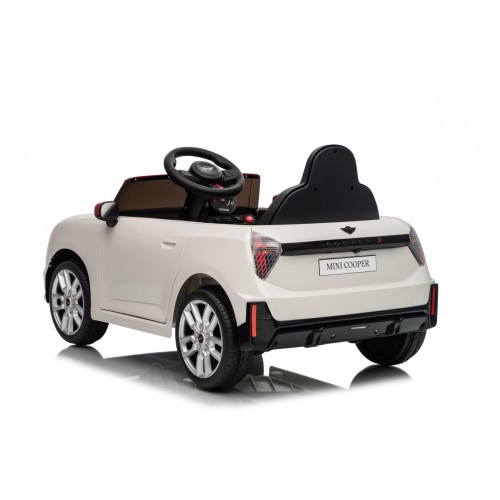 Mini Cooper biele vozidlo