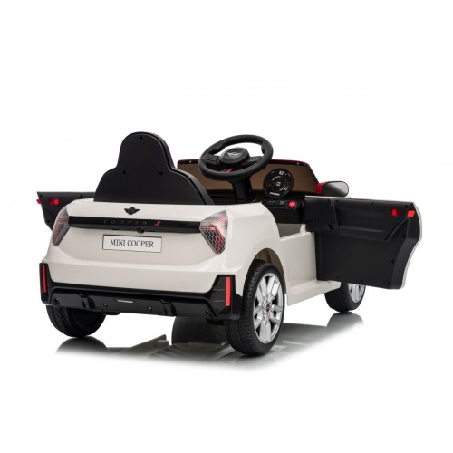 Mini Cooper biele vozidlo