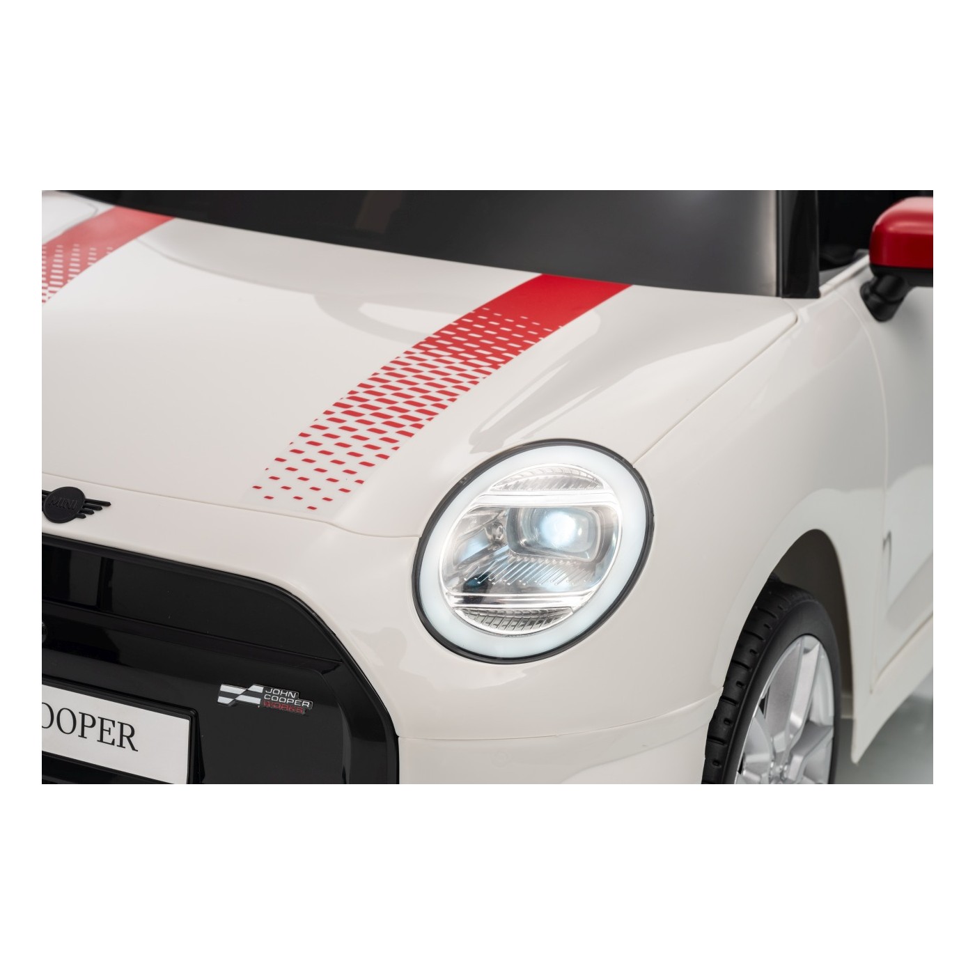 Mini Cooper biele vozidlo