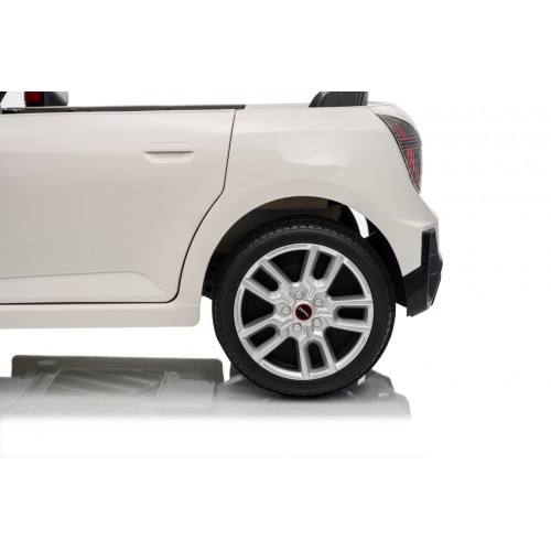 Mini Cooper biele vozidlo