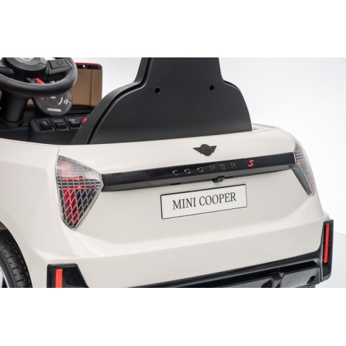 Mini Cooper biele vozidlo