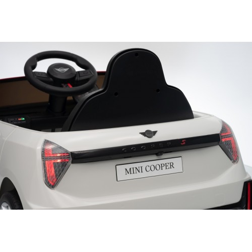 Mini Cooper biele vozidlo