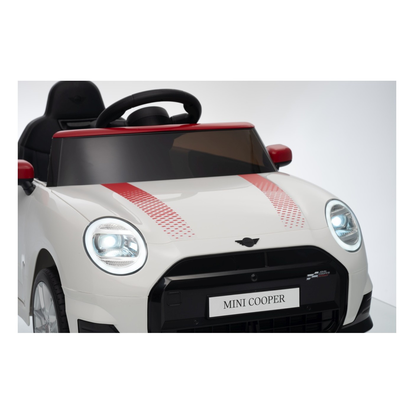 Mini Cooper biele vozidlo