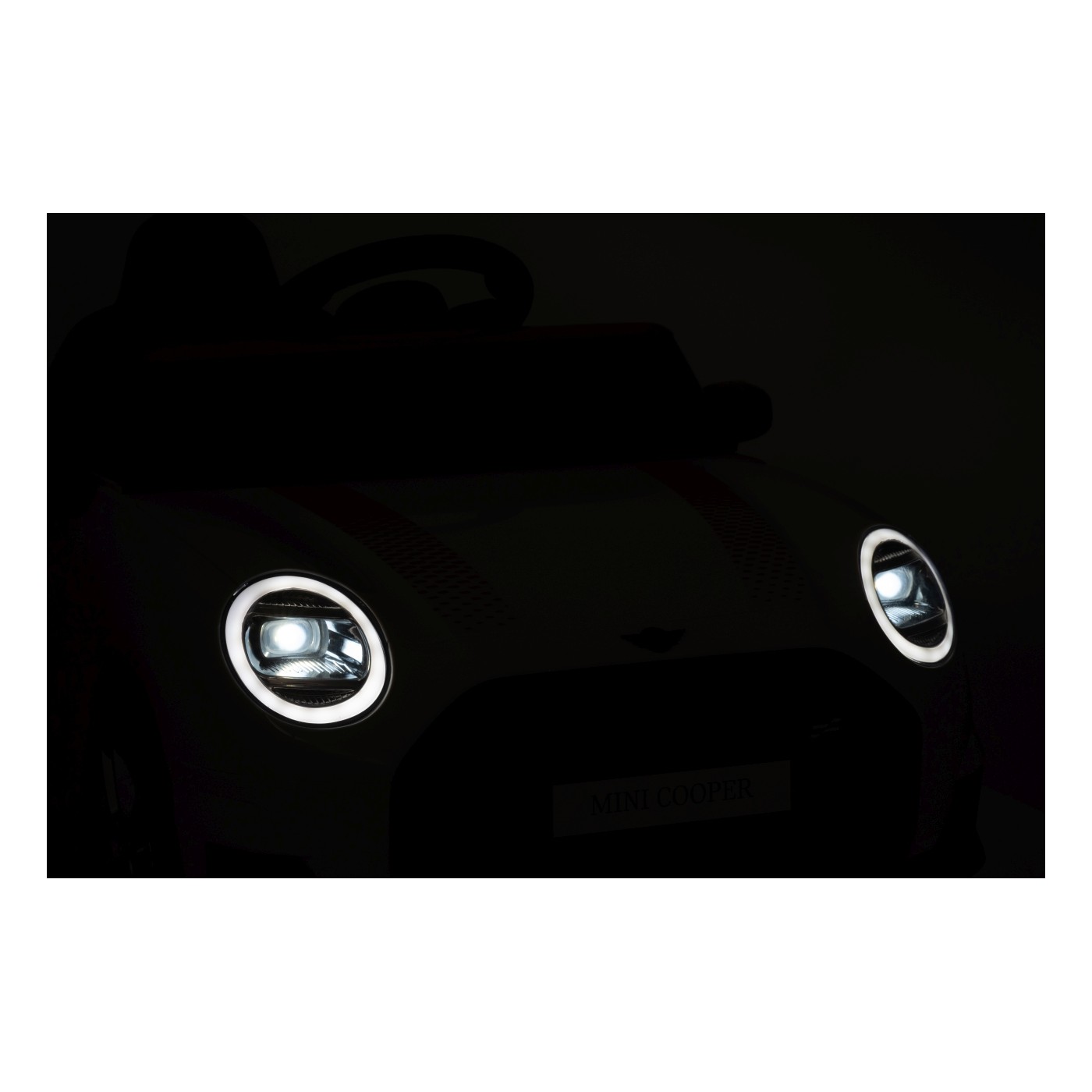 Mini Cooper biele vozidlo