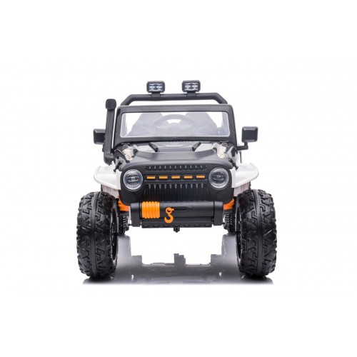 Biele vozidlo Jeep Monster