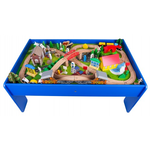 MEGA drevený vláčik na stole