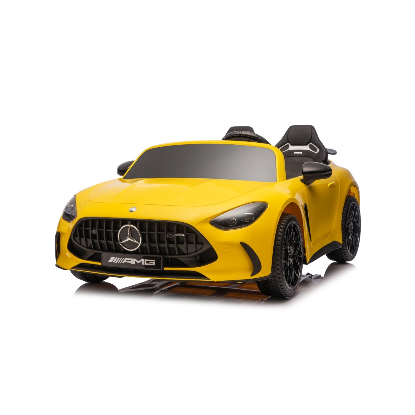 Vozidlo Mercedes Benz GT63 AMG žlté