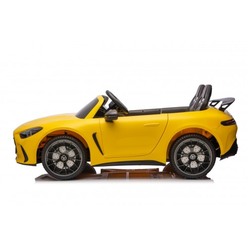 Vozidlo Mercedes Benz GT63 AMG žlté