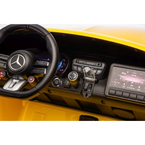 Vozidlo Mercedes Benz GT63 AMG žlté