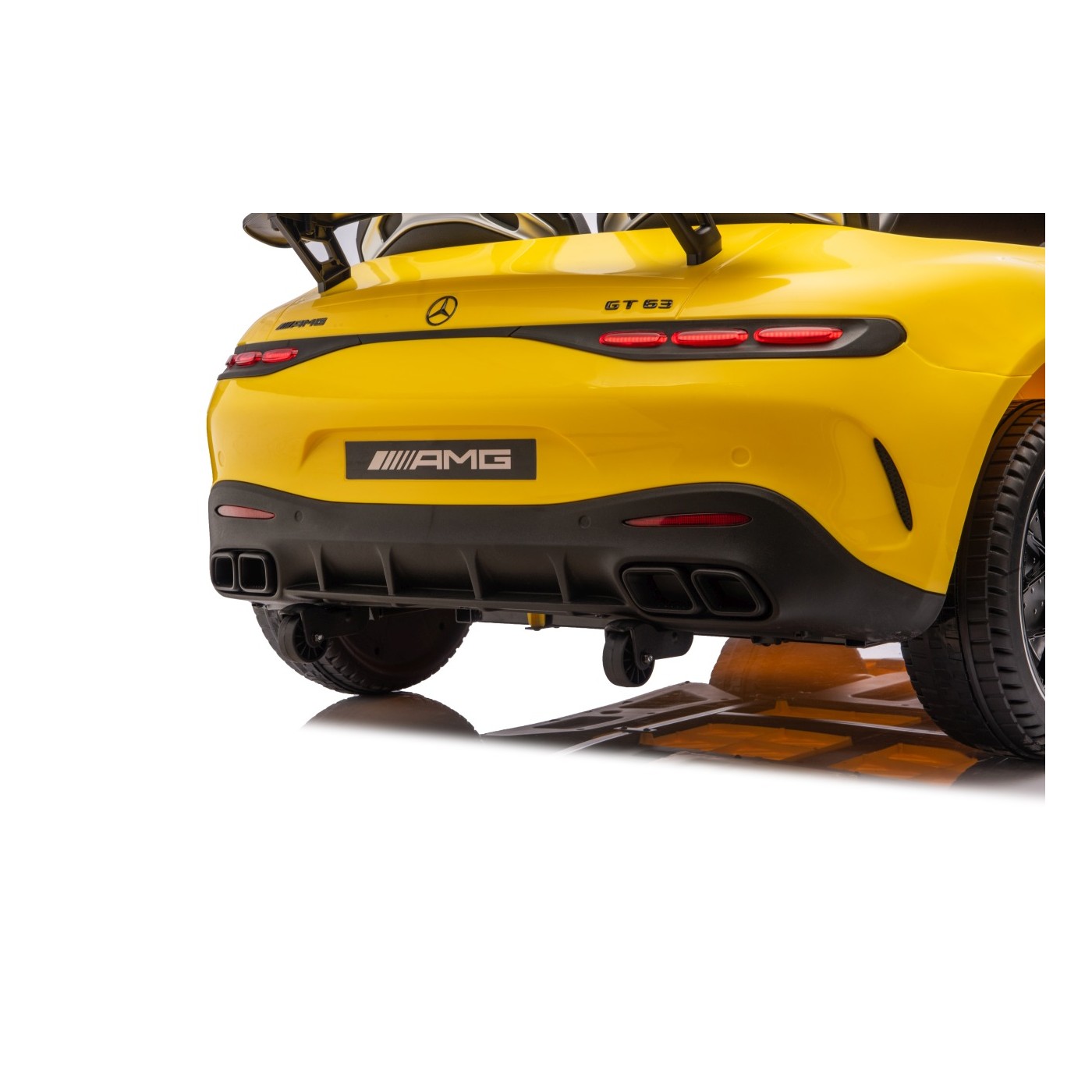 Vozidlo Mercedes Benz GT63 AMG žlté