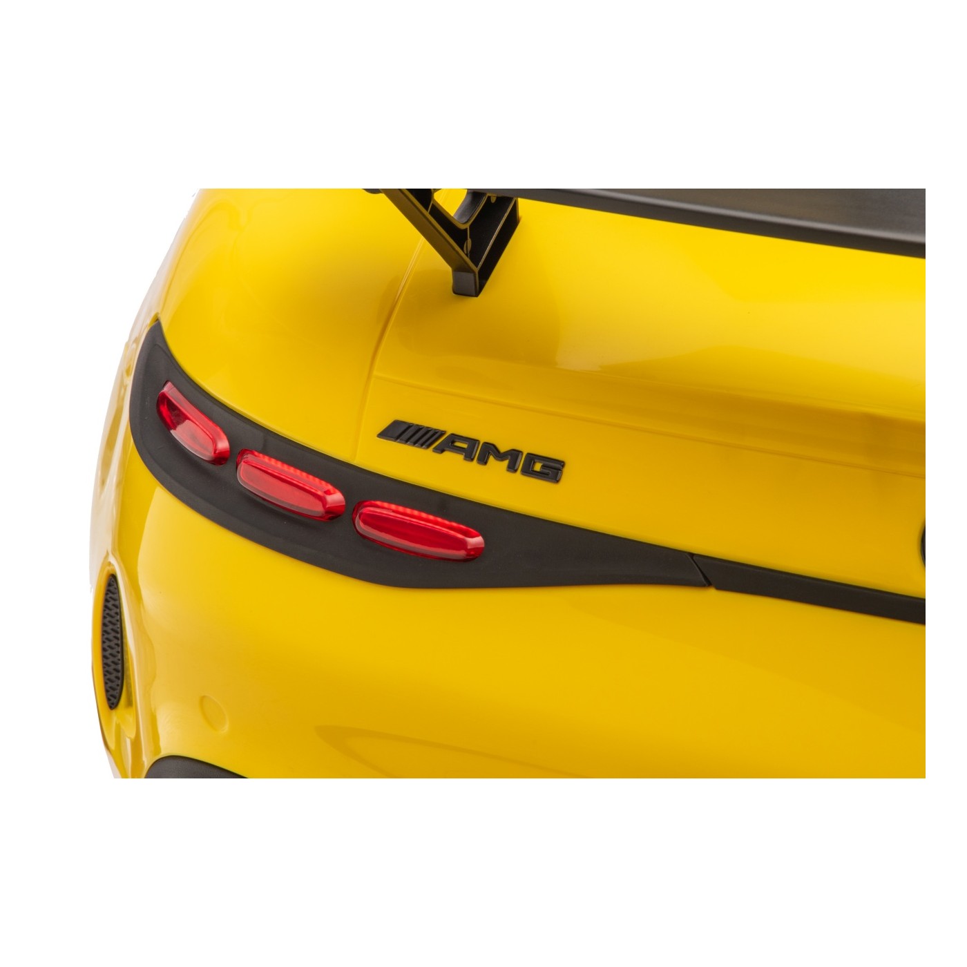 Vozidlo Mercedes Benz GT63 AMG žlté