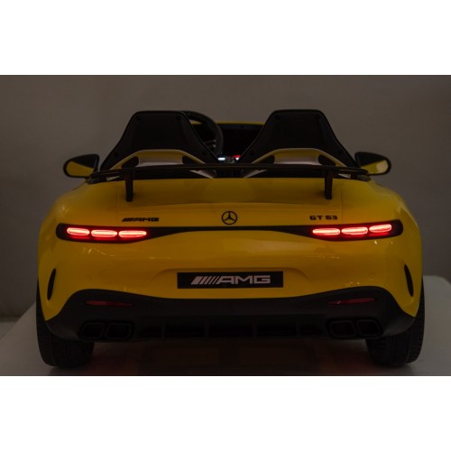 Vozidlo Mercedes Benz GT63 AMG žlté