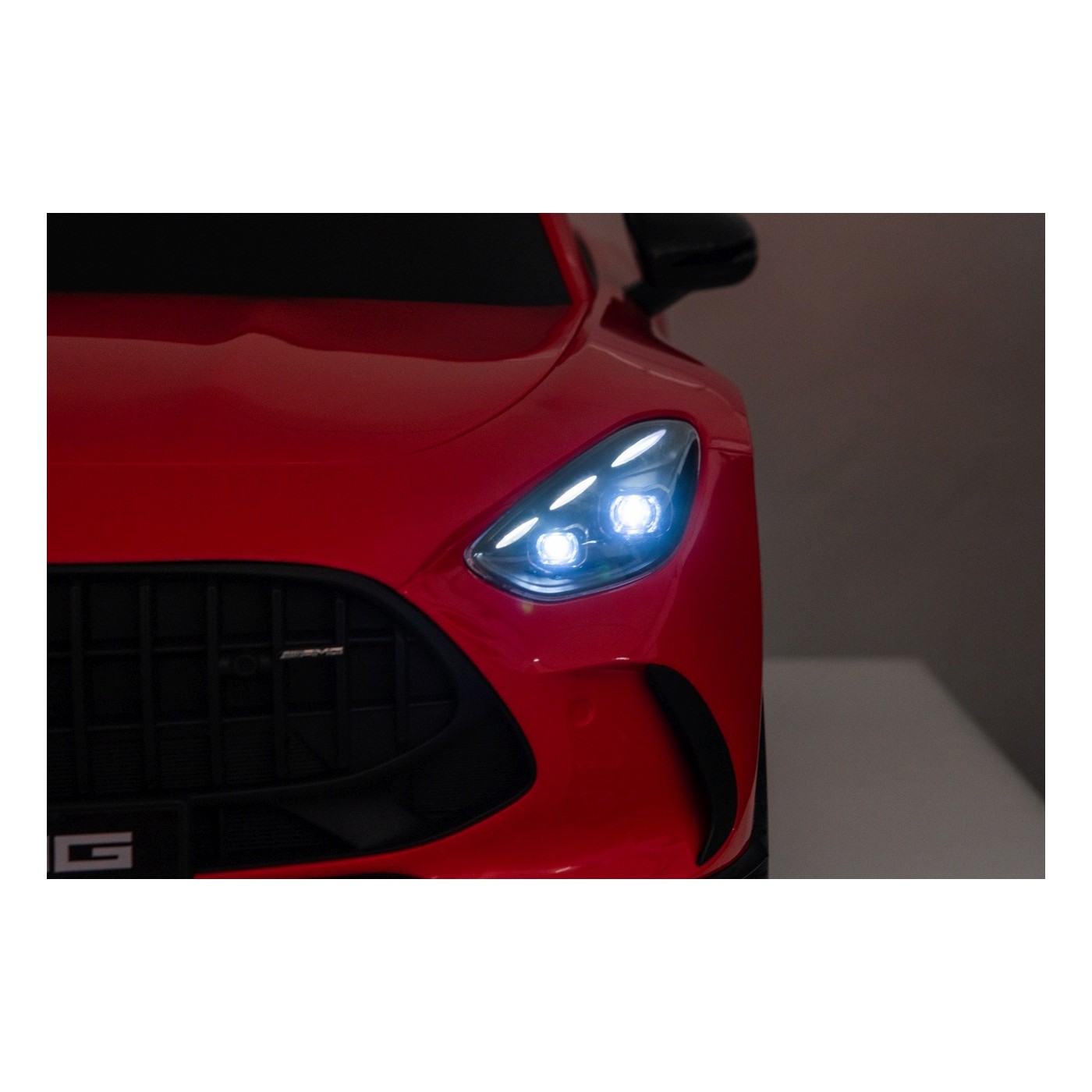 Vozidlo Mercedes Benz GT63 AMG Červené