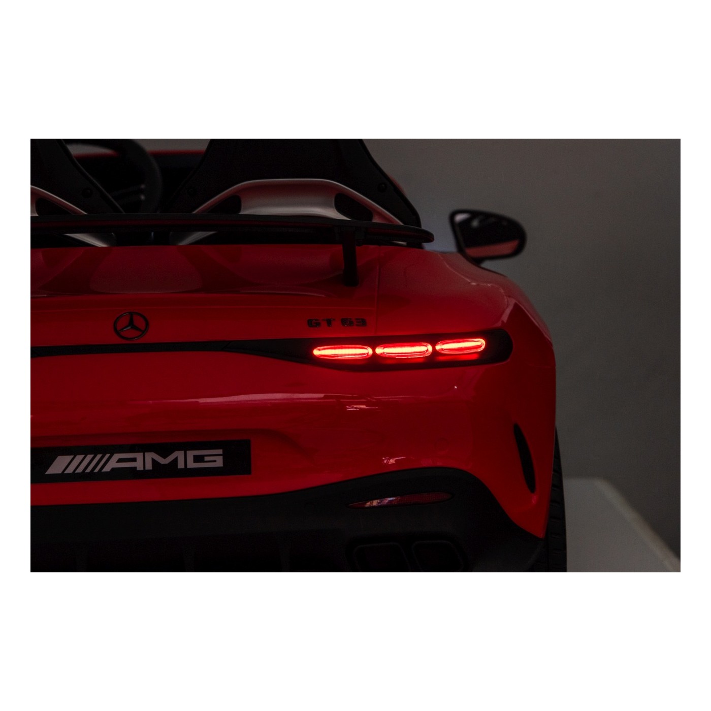 Vozidlo Mercedes Benz GT63 AMG Červené