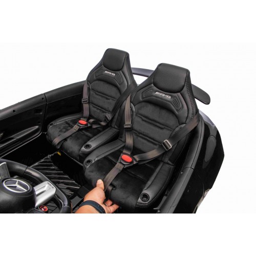 Vozidlo Mercedes Benz GT63 AMG čierne