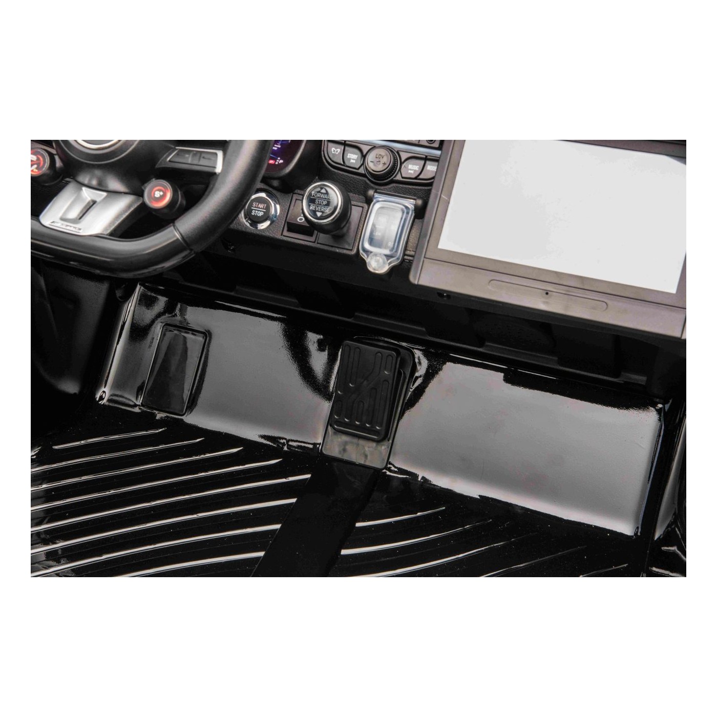 Vozidlo Mercedes Benz GT63 AMG čierne