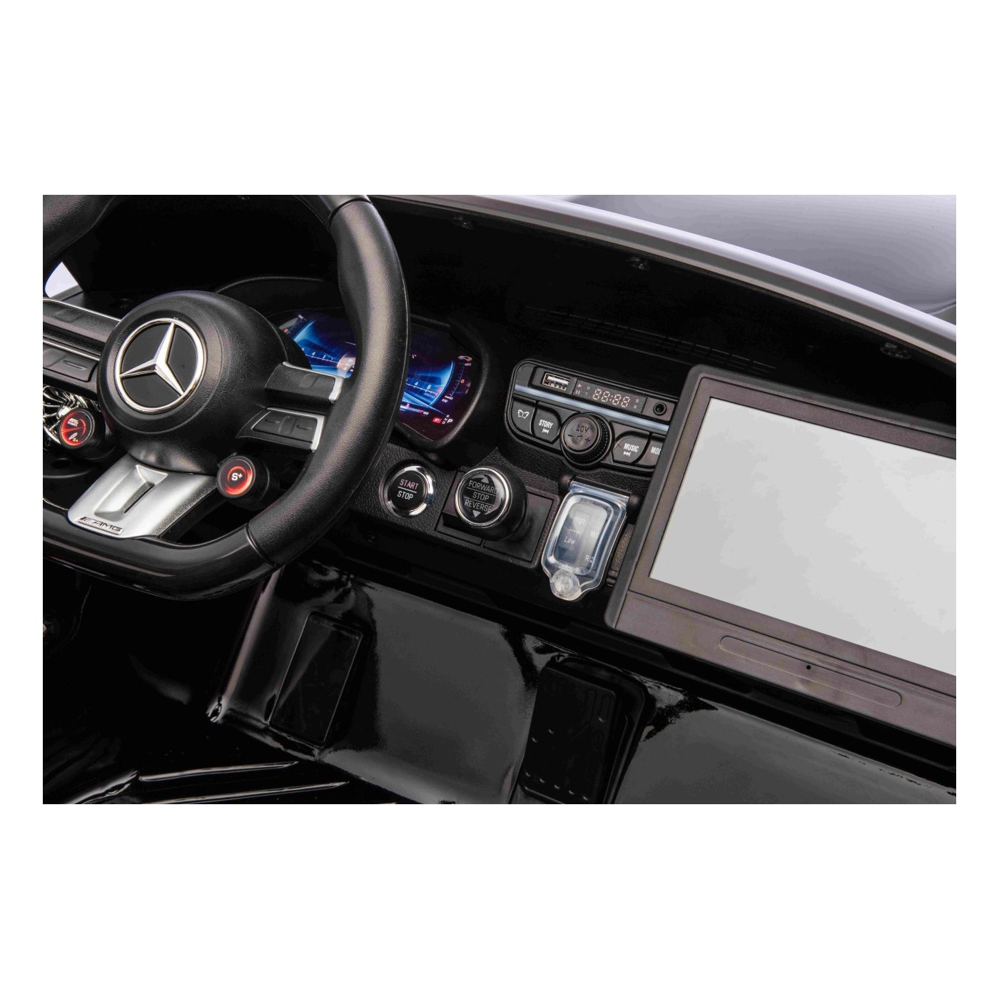 Vozidlo Mercedes Benz GT63 AMG čierne